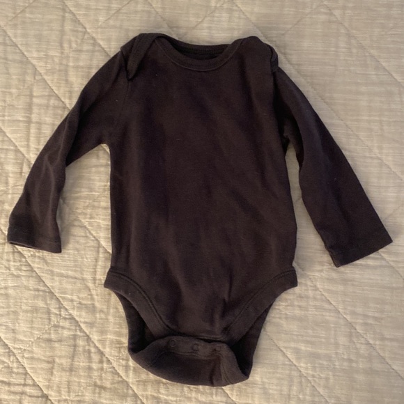 Set of 5 old navy bodysuits - Picture 4 of 6